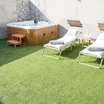 Situada En Gran Canaria, Villa *