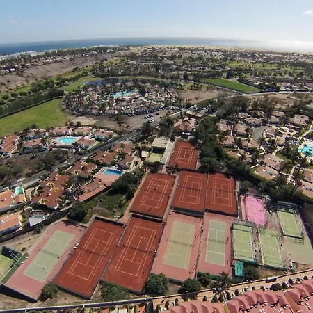 Situada En Gran Canaria, Villa *